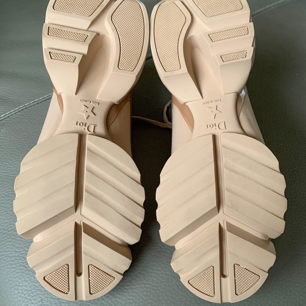 Dior D-CONNECT SNEAKER Nude Technical Fabric. Classic Dior design. - Picture 8 of 12